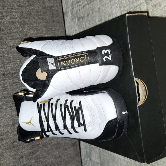 Air Jordan 12 Retro - Picture 3 of 7